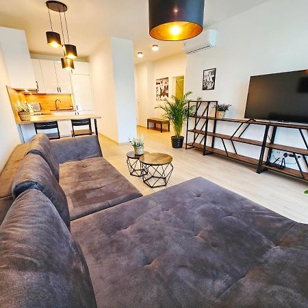 2 Room Apartment, New Building, Bosakova Street, 28 บราติสลาวา ภายนอก รูปภาพ