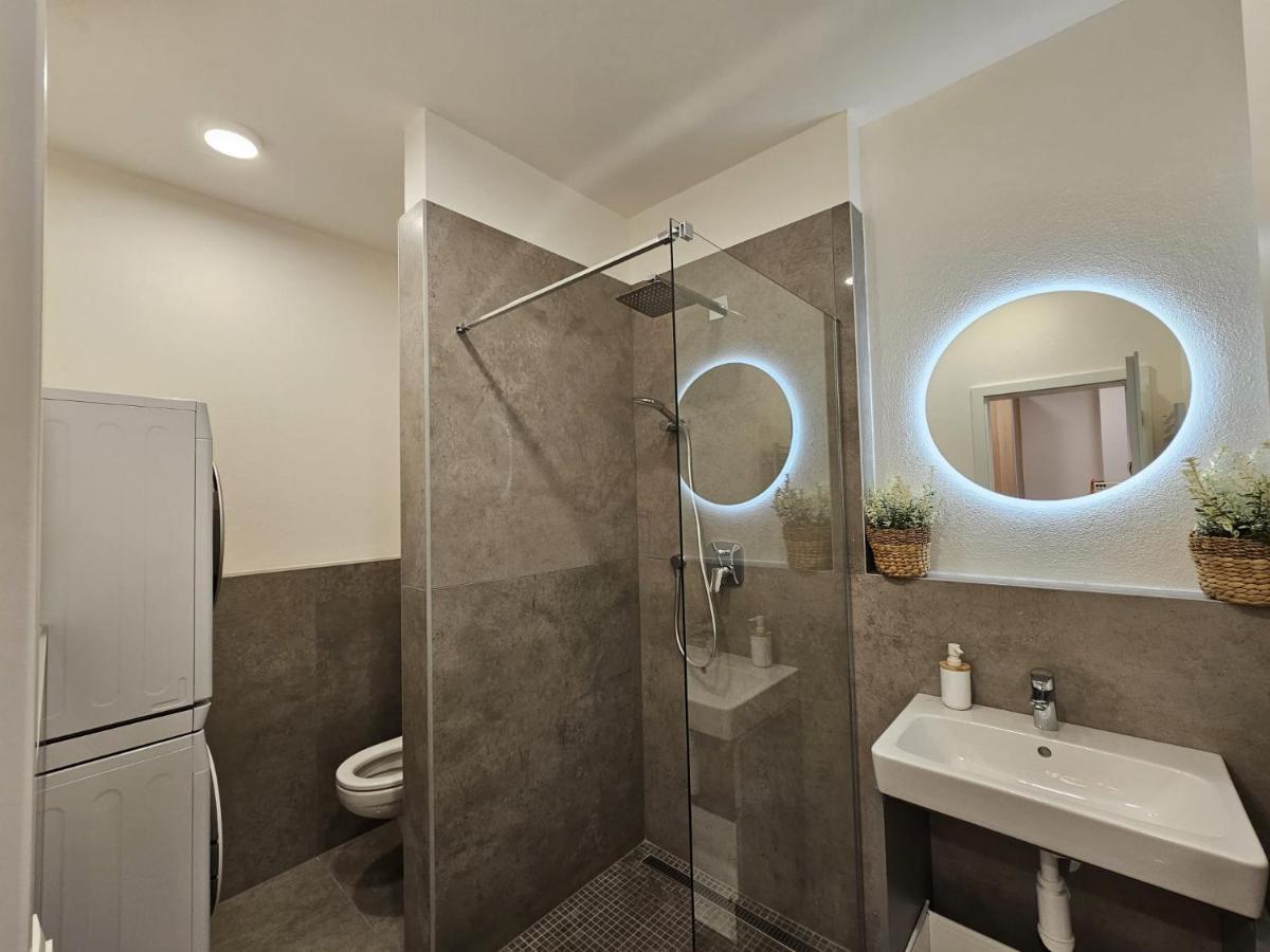 2 Room Apartment, New Building, Bosakova Street, 28 บราติสลาวา ภายนอก รูปภาพ