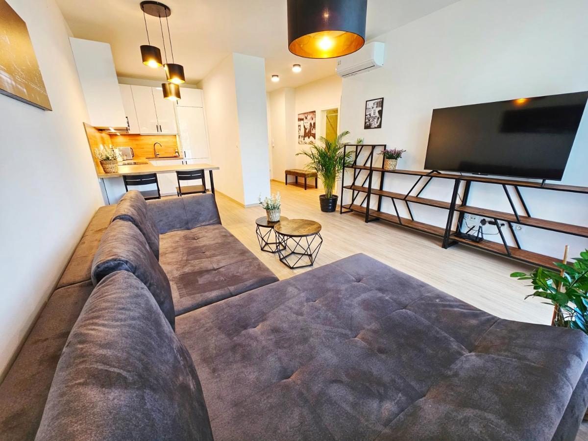 2 Room Apartment, New Building, Bosakova Street, 28 บราติสลาวา ภายนอก รูปภาพ
